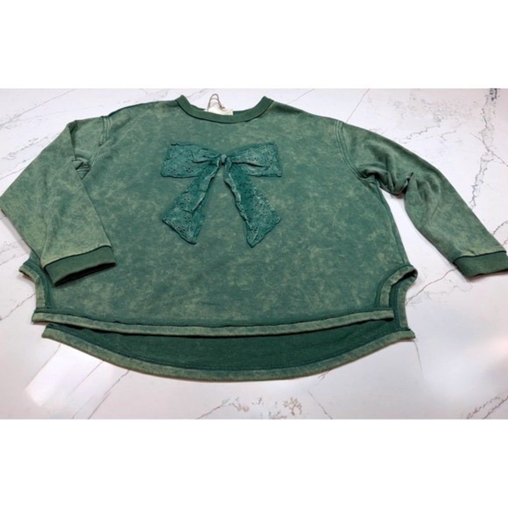 Sage + Fig Women's Oversized Mineral Wash Bow Sweatshirt Green Eyelet Lace M NWT